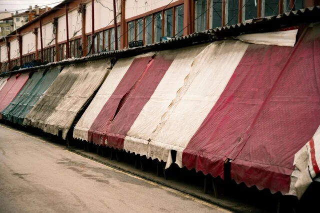 The Ultimate Guide to Fabric Types: From Cotton to Chiffon